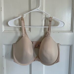 Victoria’s Secret cream lined Demi bra size 38DDD